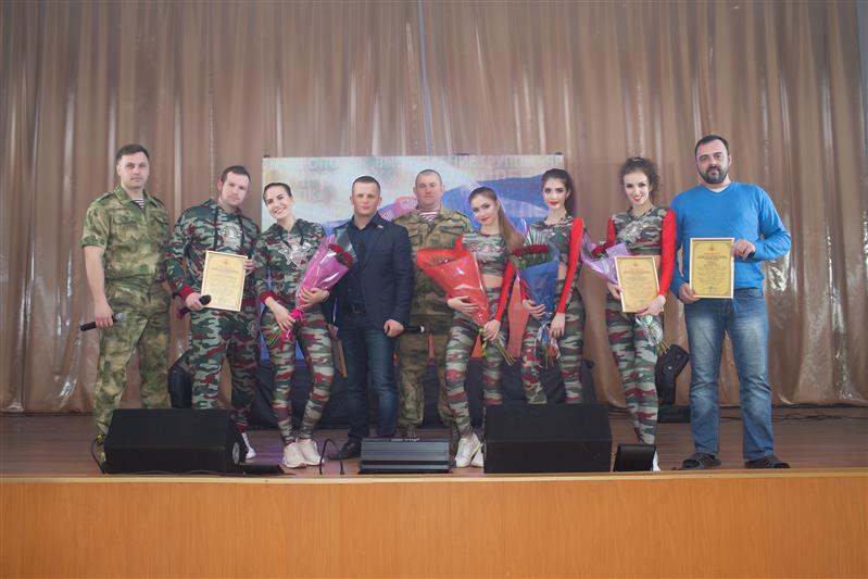 Творческий коллектив «Ярополк» провел праздничный концерт для военнослужащих полка оперативного назначения грозненского соединения Росгвардии