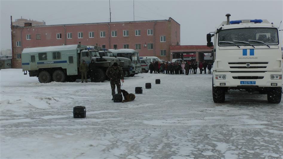 Орловские школьники побывали в гостях у ОМОН 