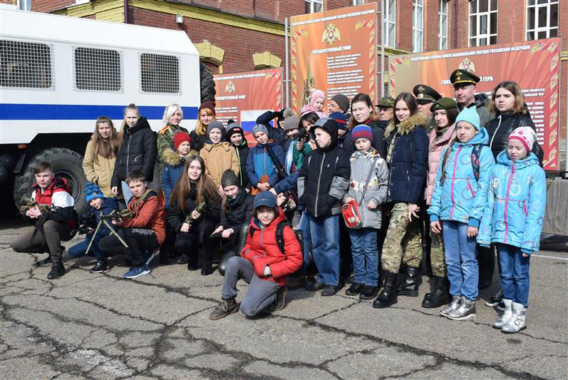 В преддверии праздника 27 марта в Управлении Росгвардии по Иркутской области состоялся день открытых дверей