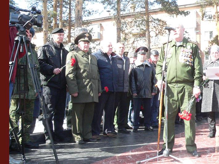 Сотрудники ангарского ОМОН почтили память погибших коллег-земляков