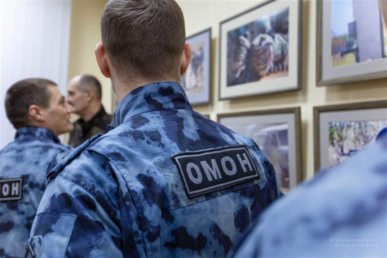 Фотовыставка «Росгвардия. Хранители спокойствия» открылась в Белгороде