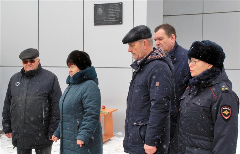 В Саранске открыли мемориальную доску в память о командире СОБР полковнике милиции Николае Талалаеве