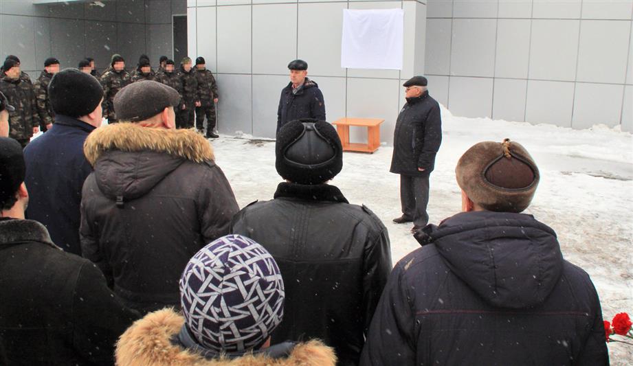В Саранске открыли мемориальную доску в память о командире СОБР полковнике милиции Николае Талалаеве