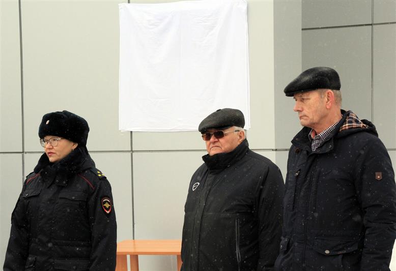 В Саранске открыли мемориальную доску в память о командире СОБР полковнике милиции Николае Талалаеве