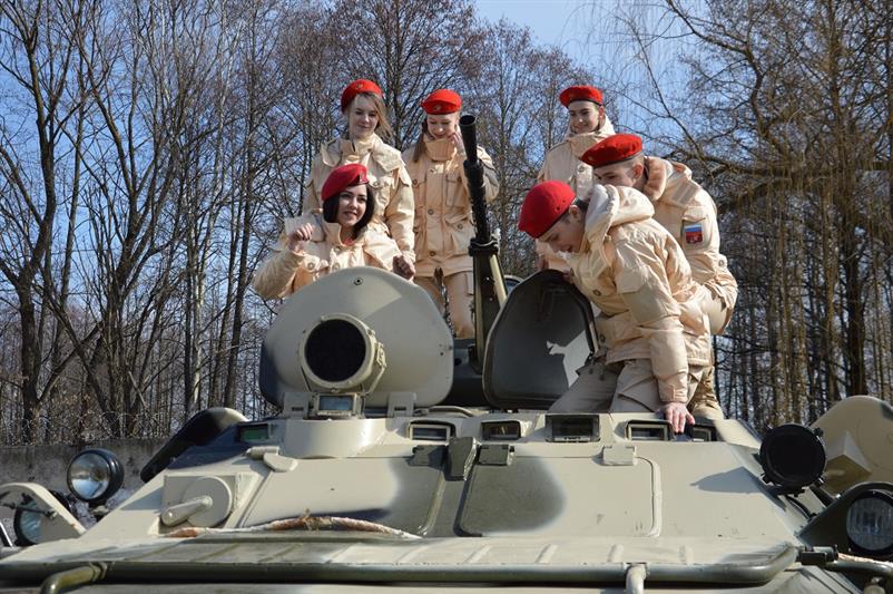 Брянские юнармейцы побывали в подразделениях ОМОН и СОБР Росгвардии