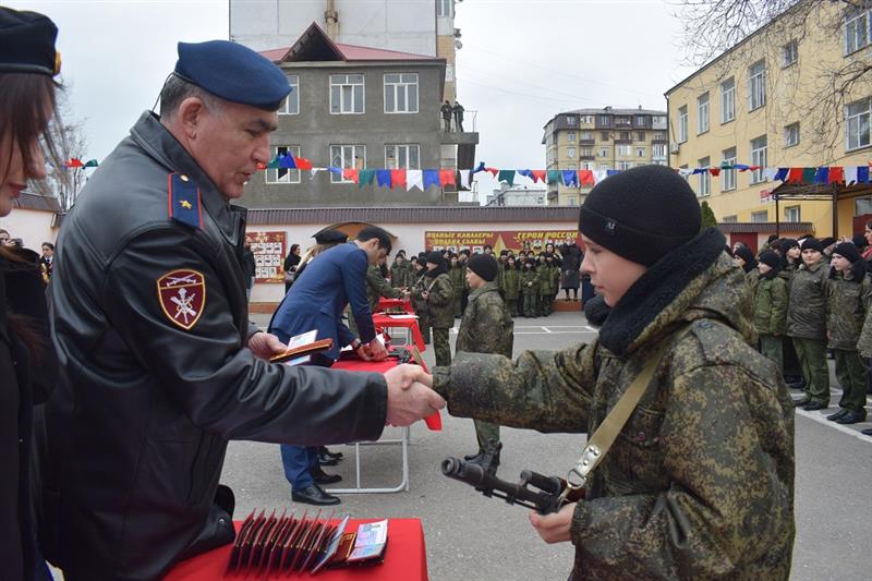 Представители Управления Росгвардии по Республике Дагестан приняли участие в торжественном мероприятии, посвященном принятию присяги кадетами
