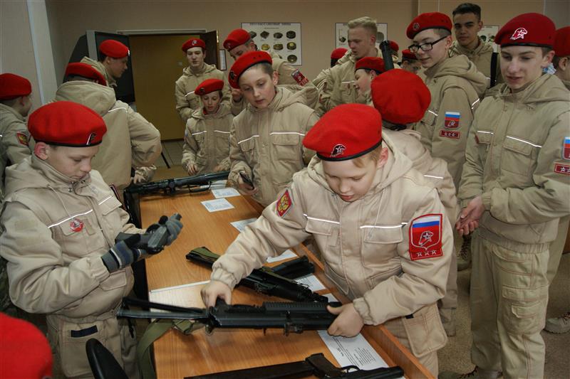 Юнармейцы Оренбурга провели день в отряде спецназа Росгвардии 