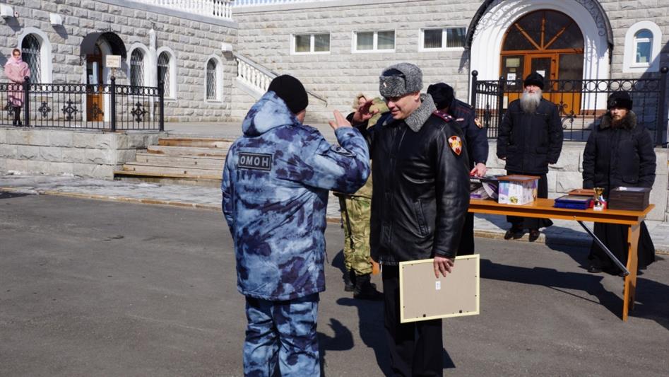 Росгвардейцы Восточного округа отметили профессиональный праздник (фото, видео)