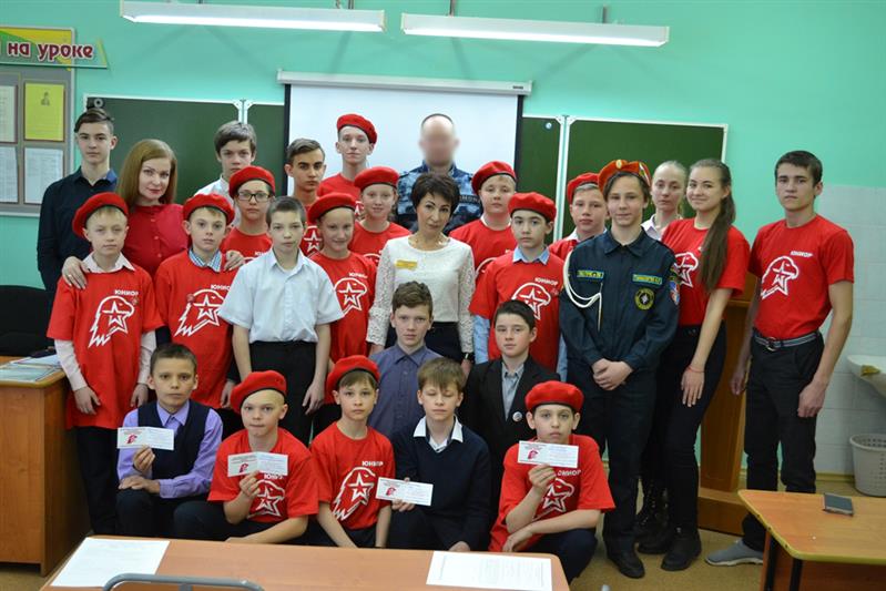 Омоновец провёл Урок мужества для биробиджанских школьников