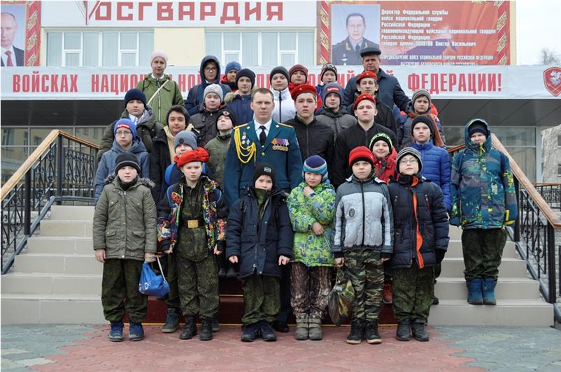 В штабе Уральского округа Росгвардии состоялся день открытых дверей для школьников