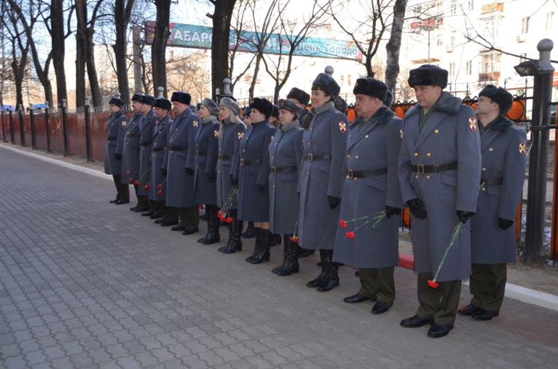 Военнослужащие и сотрудники Восточного округа Росгвардии почтили память боевых товарищей