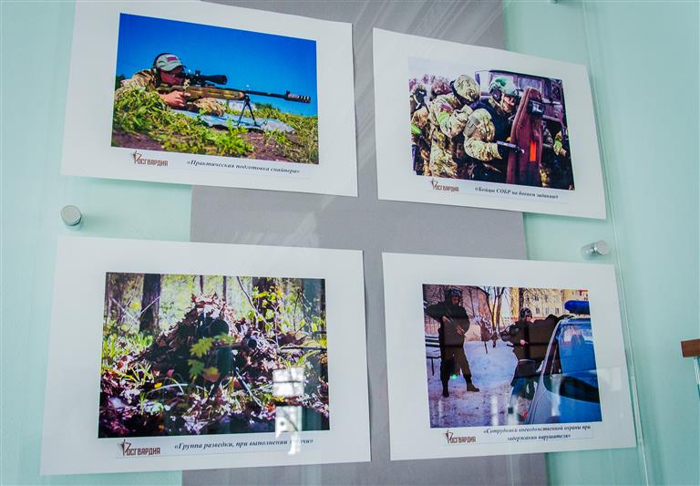 В Пензе открылась фотовыставка «Росгвардия! Всегда на страже!»