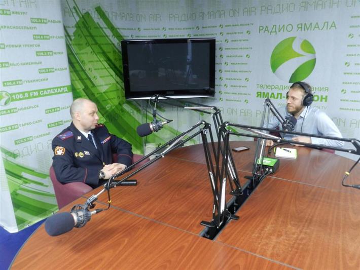 На Ямале заместитель начальника  территориального управления Росгвардии стал гостем радиопрограммы 