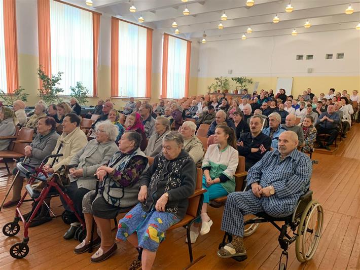Росгвардейцы навестили подопечных калужского дома-интерната для престарелых и инвалидов
