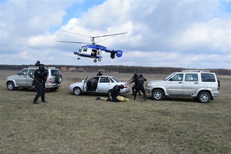 Ставропольские журналисты ознакомились с работой авиационного отряда специального назначения Росгвардии (видео)