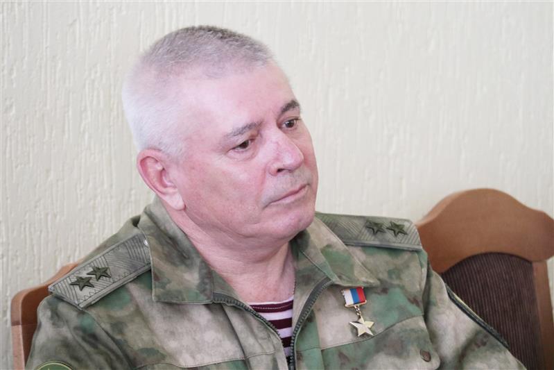 Командующий Южным округом Росгвардии встретился с членами семей погибших военнослужащих и сотрудников