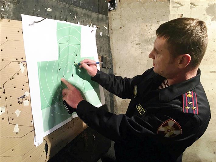 В хабаровском краевом управлении вневедомственной охраны состоялись традиционные стрелковые соревнования среди женщин, приуроченные к 8 марта