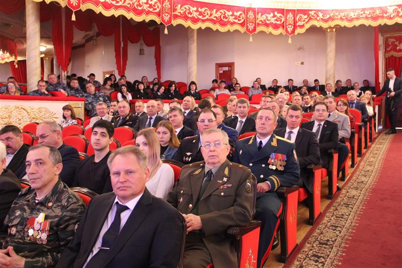 Военнослужащие и сотрудники Южного округа Росгвардии отметили профессиональный праздник (фото)