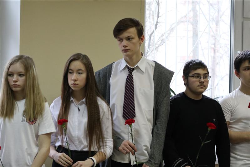 В музее школы в столичном районе Коптево открыта экспозиция, посвященная погибшему военнослужащему войск правопорядка (видео) 