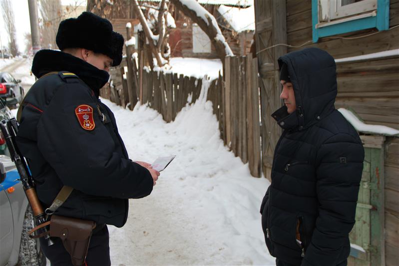 Саратовские росгвардейцы задержали четырех мужчин, находившихся в розыске