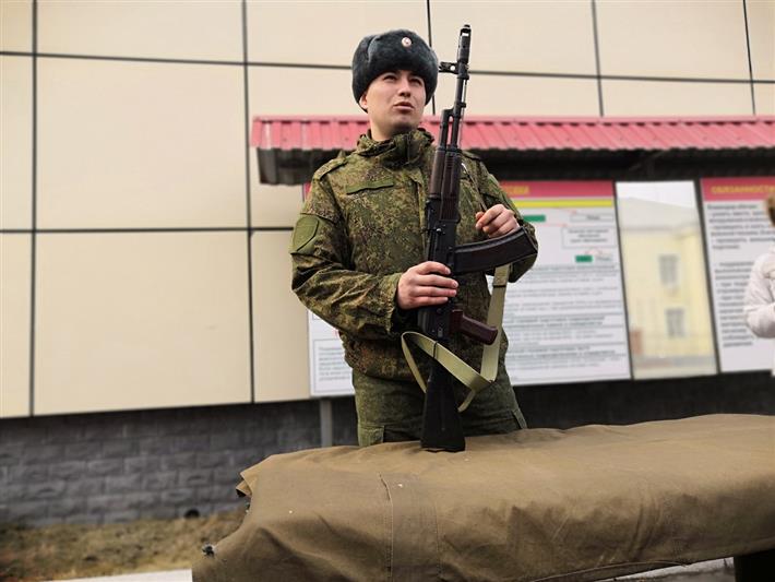 Школьники Владивостока знакомятся с Росгвардией