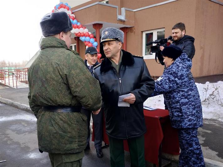В Тюмени росгвардейцы получили ключи от новых квартир (фото, видео)