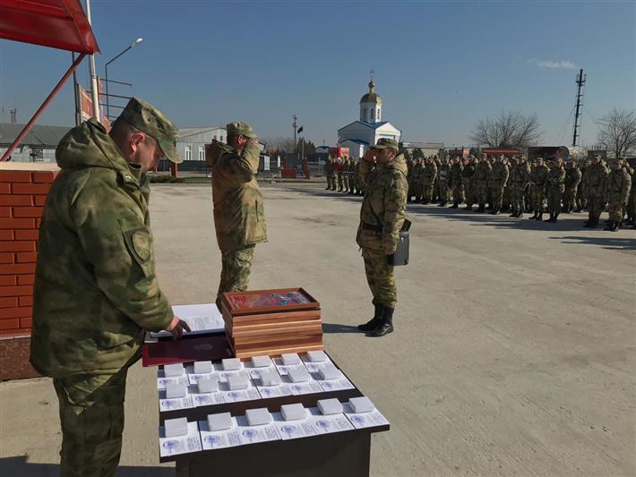В воинских частях Росгвардии с дислокацией в Чеченской Республике прошли торжественные мероприятия ко Дню Росгвардии 