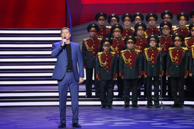 Мастера искусств поздравили военнослужащих и сотрудников Росгвардии в Государственном Кремлевском дворце 