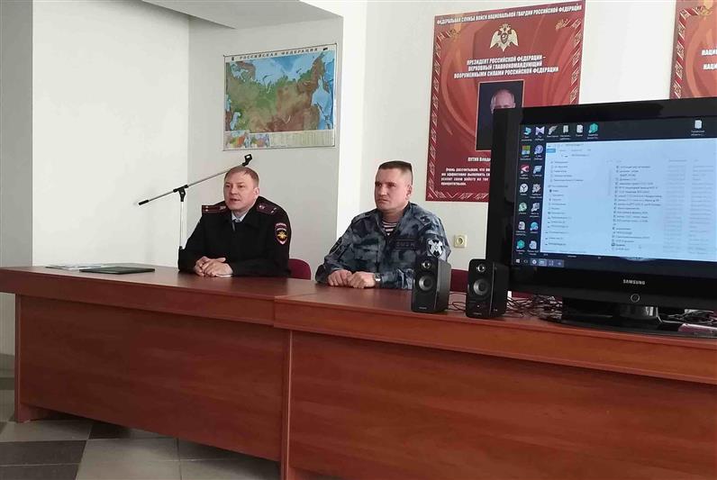 В тюменском ОМОН прошло мероприятие по пропаганде безопасности дорожного движения и здорового образа жизни
