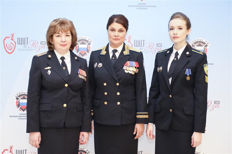 «Щит и роза» для женщин в погонах (видео)