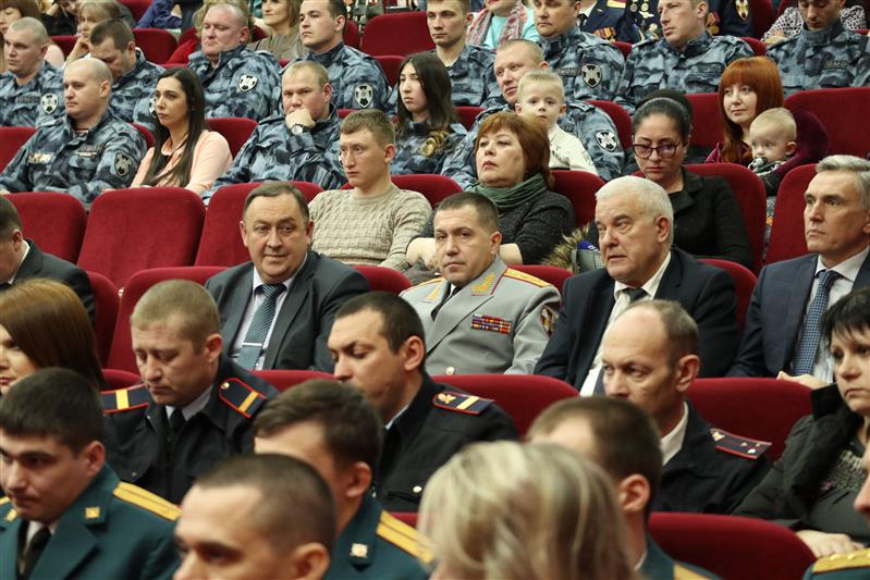 В Пятигорске личный состав Северо-Кавказского округа Росгвардии поздравили с профессиональным праздником