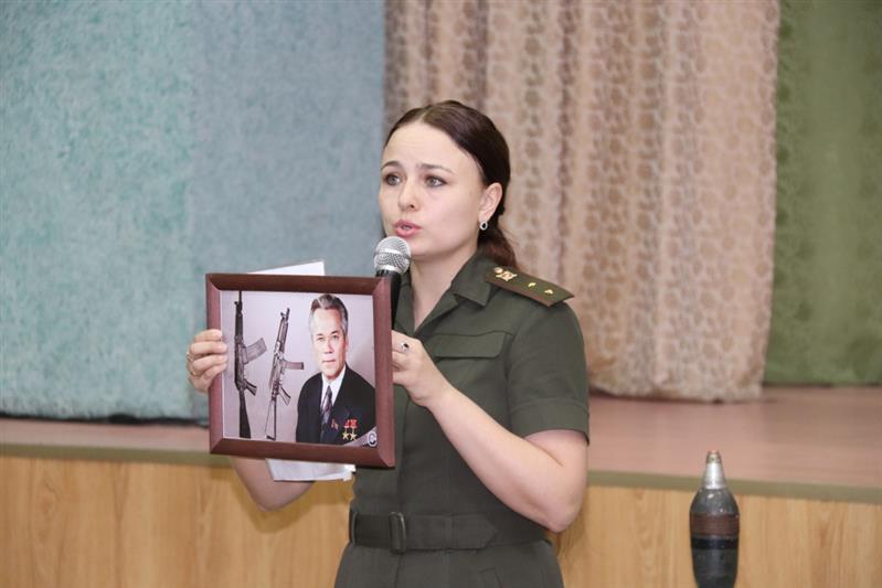 Росгвардейцы рассказали читинским студентам, как не стать жертвой злоумышленников