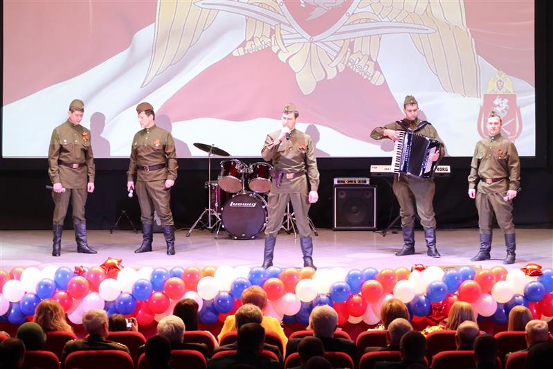 В Пятигорске личный состав Северо-Кавказского округа Росгвардии поздравили с профессиональным праздником