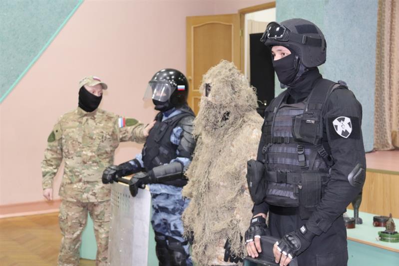 Росгвардейцы рассказали читинским студентам, как не стать жертвой злоумышленников