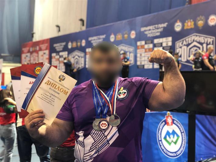 Росгвардеец из Дагестана стал серебряным призером чемпионата России по армрестлингу