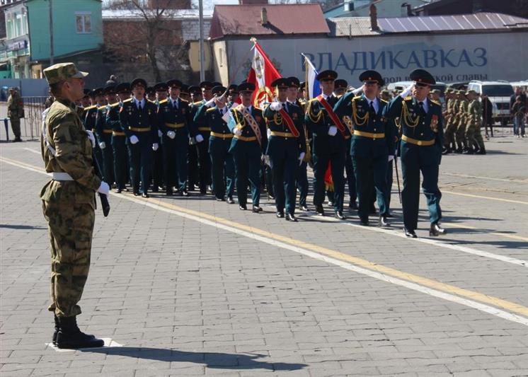 В свой профессиональный праздник росгвардейцы прошли торжественным маршем по центральной площади Владикавказа