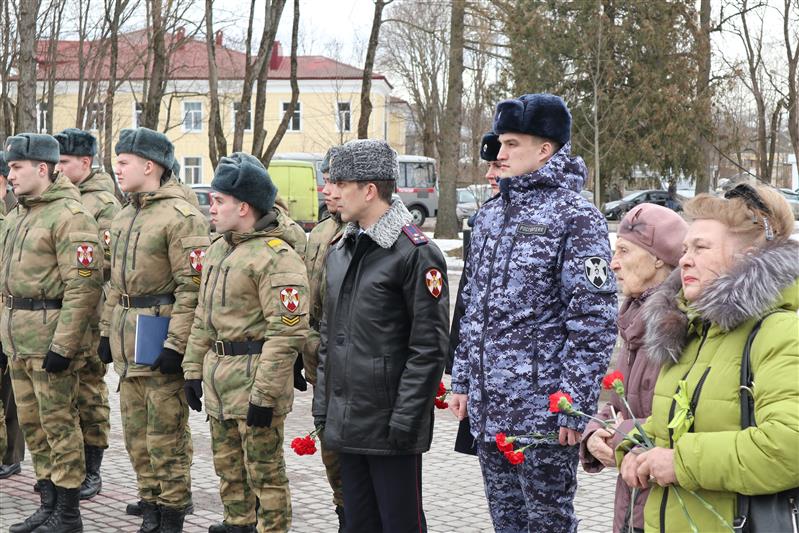 В Санкт-Петербурге прошел автопробег, посвященный Дню Росгвардии
