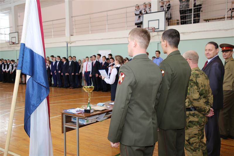 Росгвардейцы оценили строевую подготовку саранских школьников 