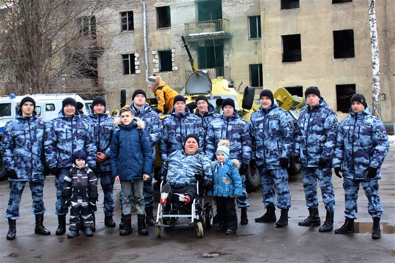 Московский ОМОН на транспорте исполнил заветную мечту своего друга из Ставрополя, ограниченного в физических возможностях