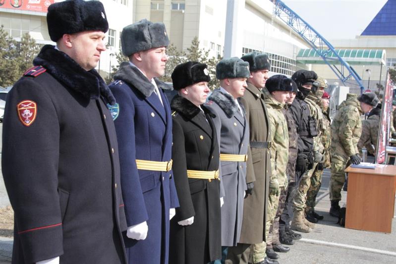 В г. Хабаровске Росгвардия, в преддверии своего профессионального праздника,  продемонстрировала жителям города образцы вооружения и техники 