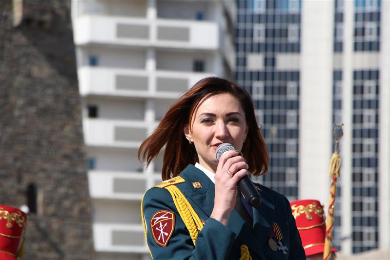 Росгвардейцы креативно поздравили грозненских женщин с 8 марта (видео)
