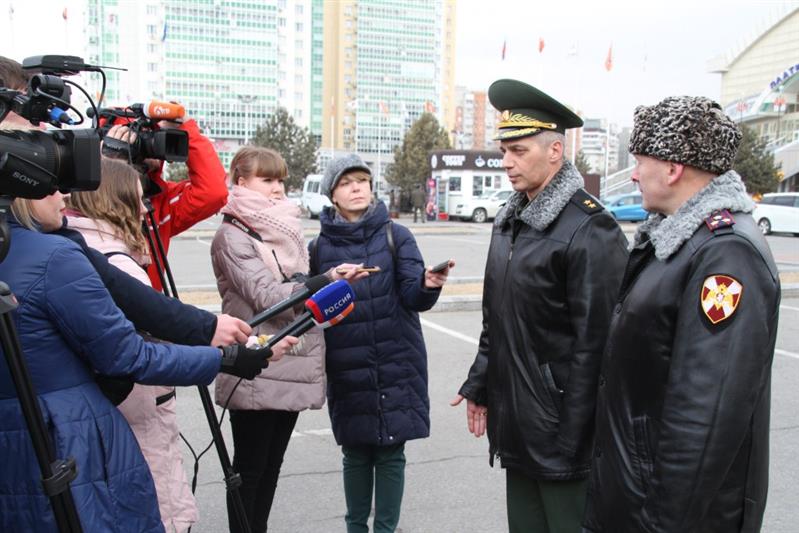 В г. Хабаровске Росгвардия, в преддверии своего профессионального праздника,  продемонстрировала жителям города образцы вооружения и техники 