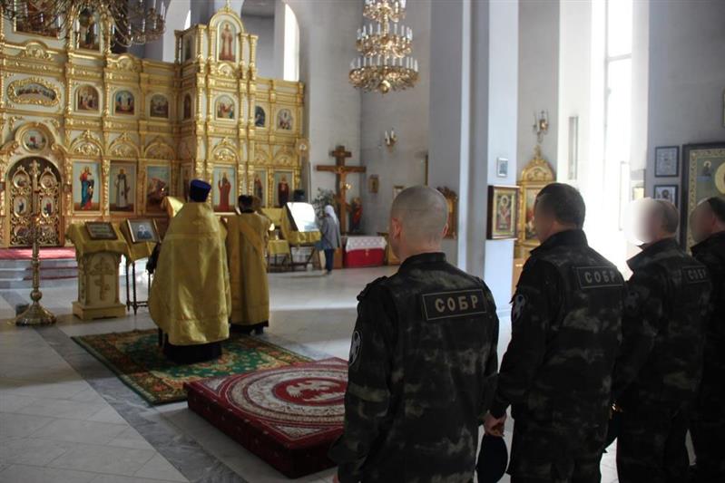 Офицеры северо-осетинского СОБР почтили память погибших сослуживцев