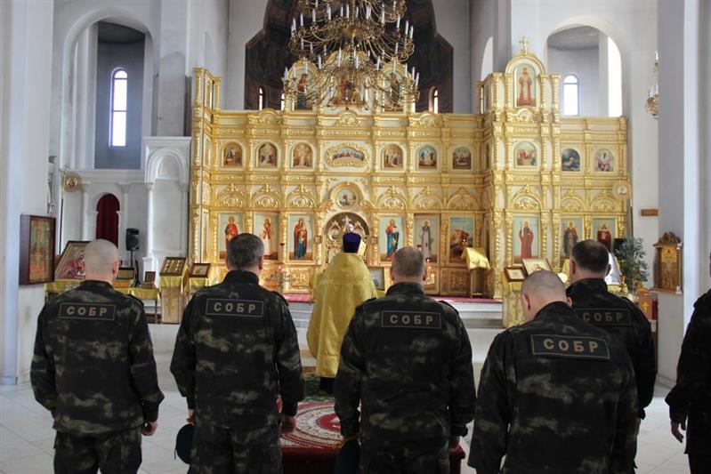 Офицеры северо-осетинского СОБР почтили память погибших сослуживцев