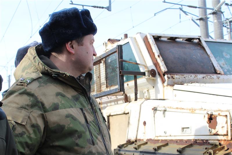 В Саратове военнослужащие и сотрудники Росгвардии посетили уникальную передвижную выставку «Сирийский перелом»