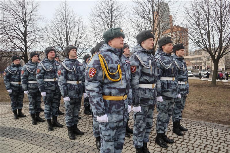 В Санкт-Петербурге военнослужащие и сотрудники Росгвардии почтили память погибших спецназовцев  