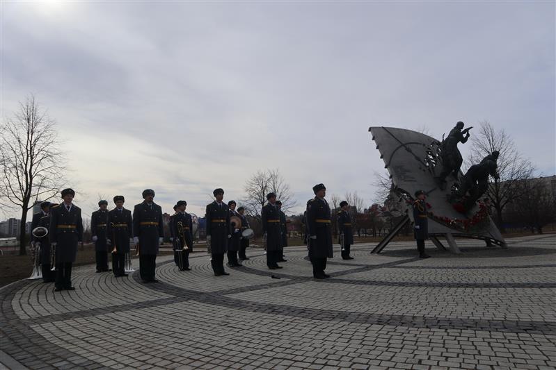 В Санкт-Петербурге военнослужащие и сотрудники Росгвардии почтили память погибших спецназовцев  