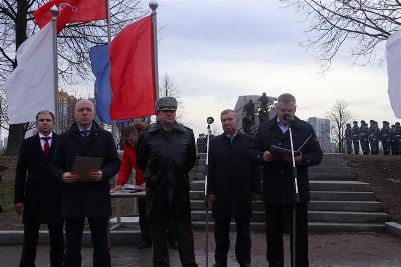 В Санкт-Петербурге военнослужащие и сотрудники Росгвардии почтили память погибших спецназовцев  