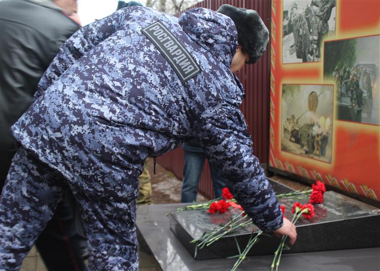 В Пскове почтили память павших воинов правопорядка