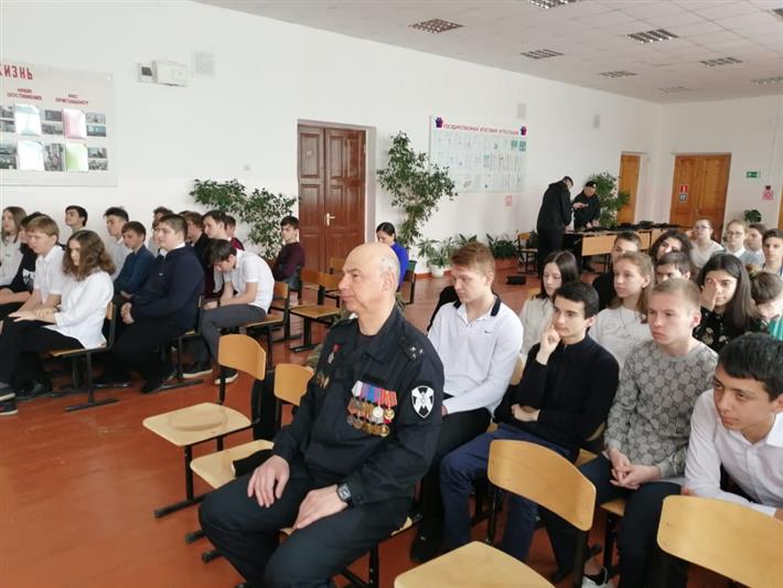 Сотрудники Росгвардии рассказали адыгейским школьникам о первом командующем внутренней стражи России 